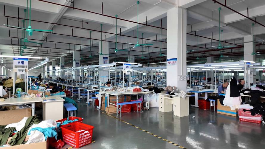 服装代工厂小批量换产工位实景