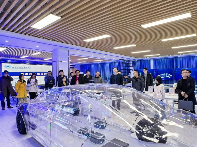 新能源车企高校电池实验室产学研对接现场