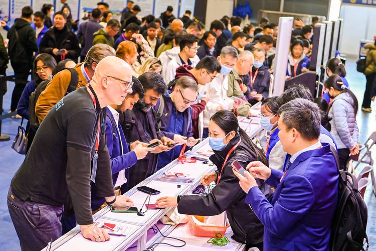 传统制造工业人脉交流展会现场