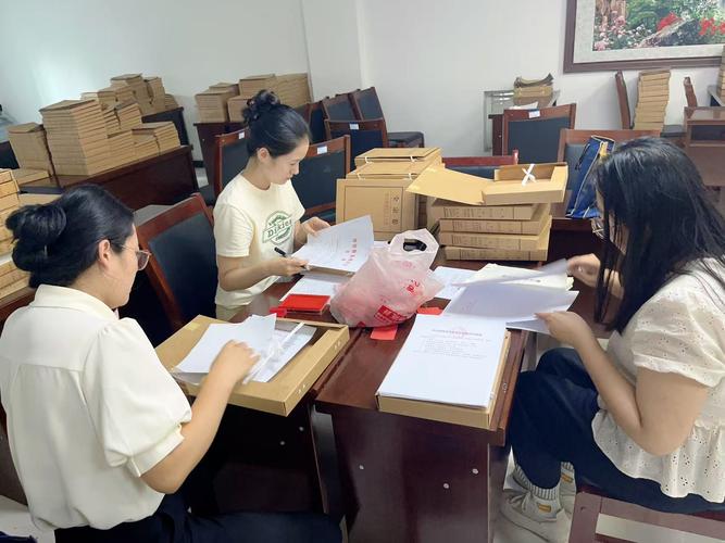 实习生离职前整理工作交接文档场景图