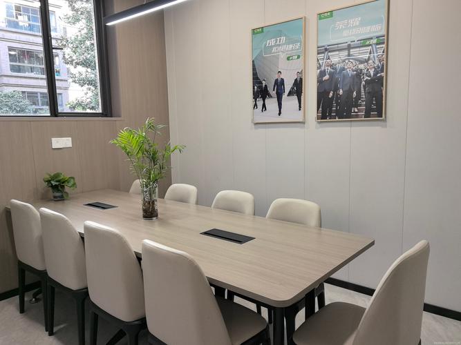南京学区房中介门店洽谈区