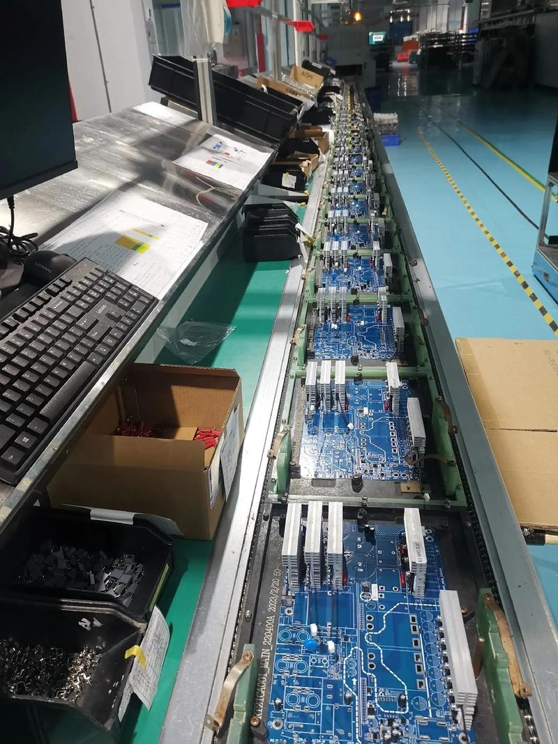工厂自动化产线控制柜内工业硬盘安装实拍