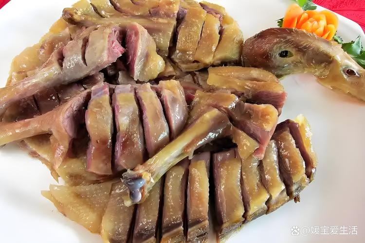 南漳东巩农家清蒸腊板鸭