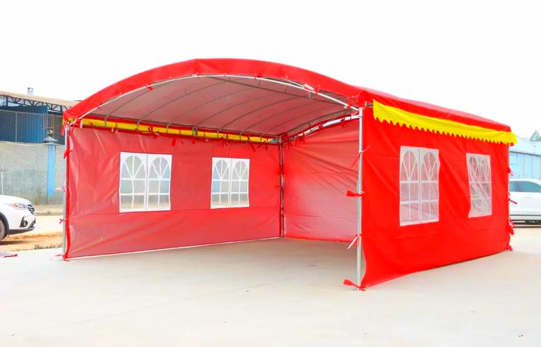 户外婚礼备用移动遮阳雨棚搭建现场图