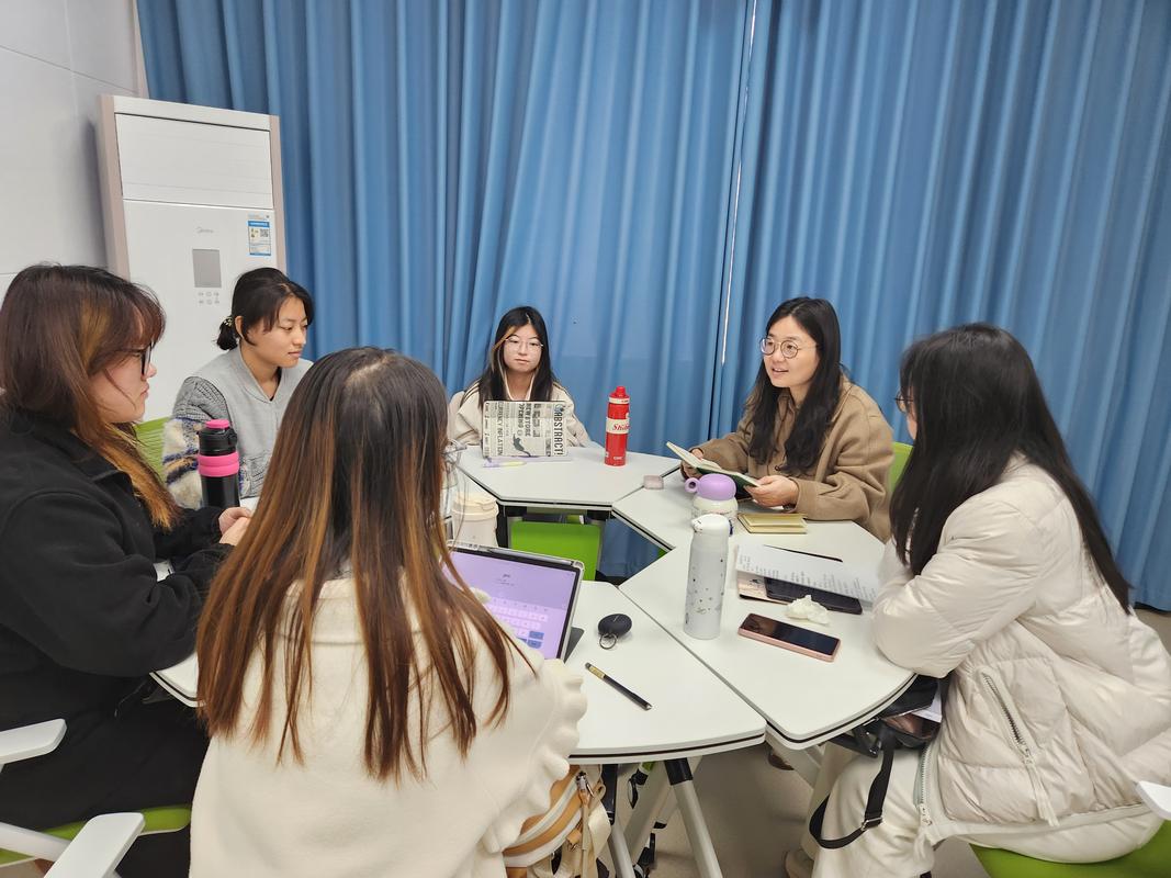 教师团队参与学校文化研讨工作坊