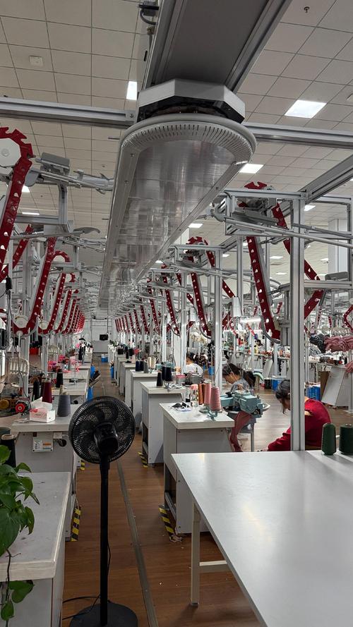 浙江中小品牌羊绒服装研发车间实景
