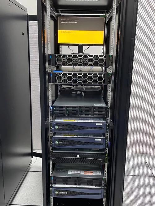 废弃机房内戴尔R730服务器实拍