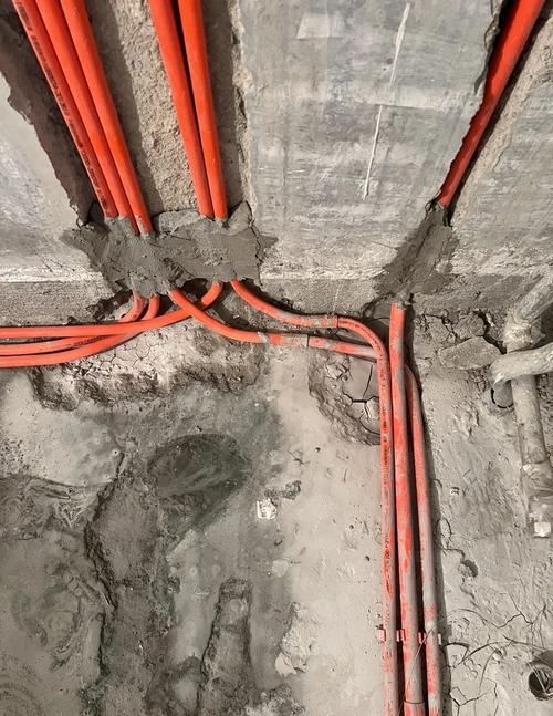 家装水电改造90度直角弯线管穿线实拍