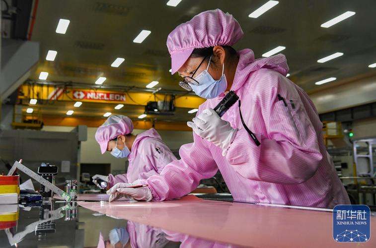 传统制造车间人工外观检测作业现场