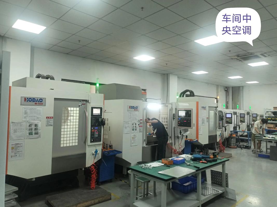 多种品牌雕铣机车间陈列对比