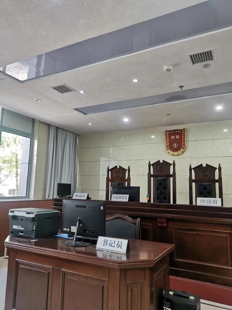 北京劳动律师仲裁庭激辩场景