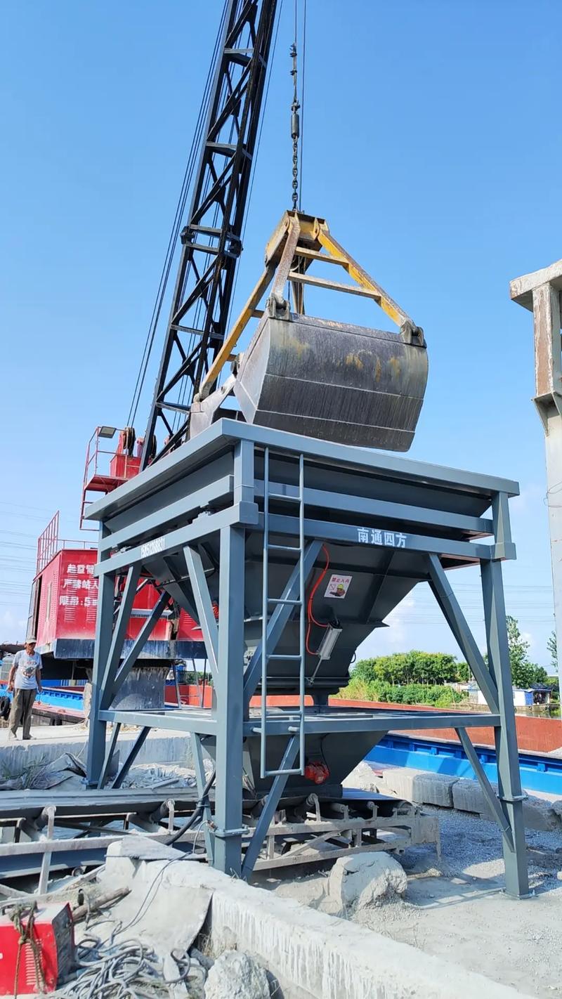 港口码头货场在用的工业吊秤实拍