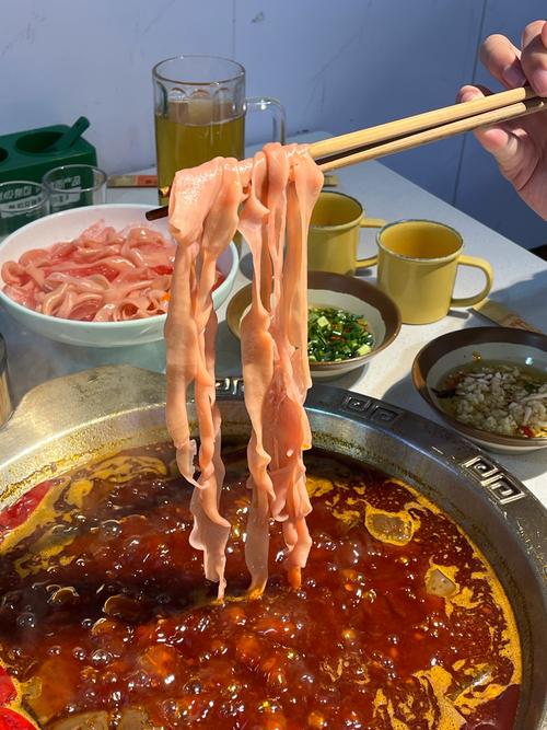 川味火锅蘸料配黄喉鸭肠实拍