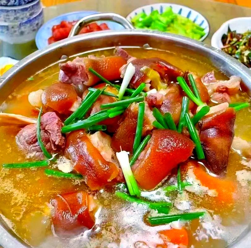 湖北南漳农家散养腊猪蹄炖锅