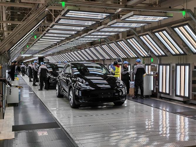2026年特斯拉Optimus上海工厂试跑现场