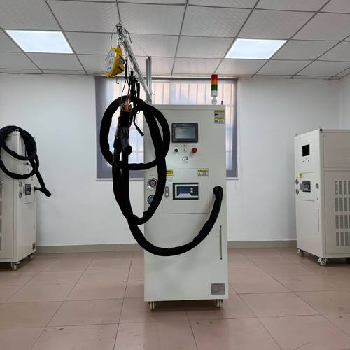 车间正在运行的固态高频感应加热淬火设备实拍