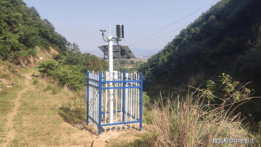 西南山区失效滑坡监测设备野外实拍