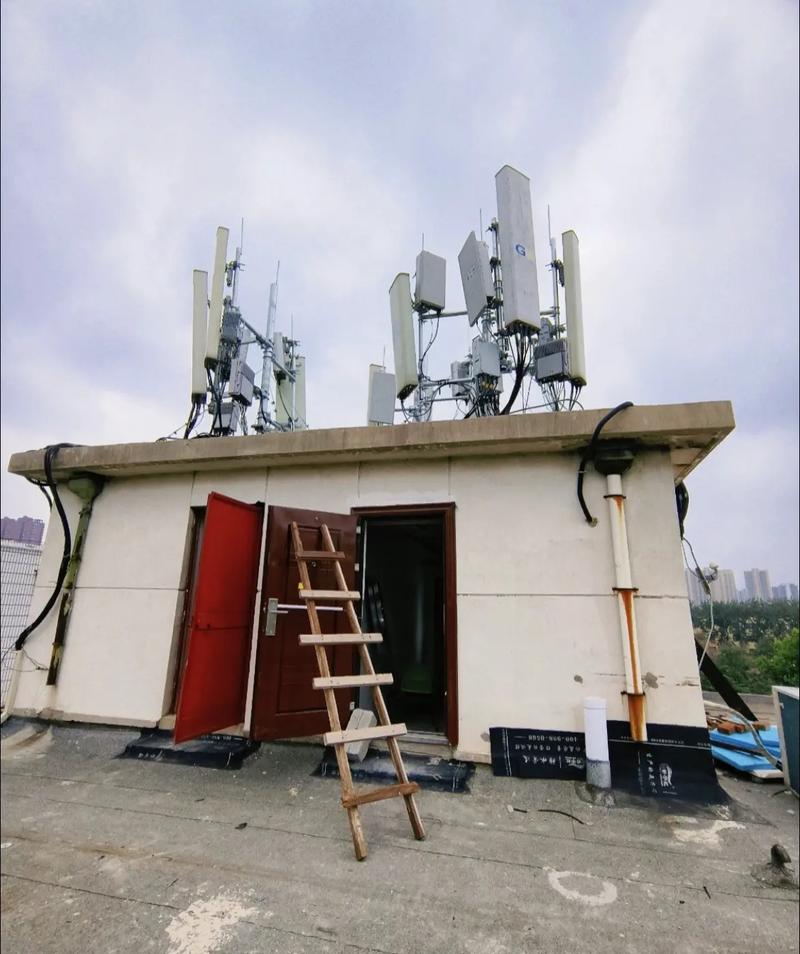 密集城区楼顶5G基站安装实景