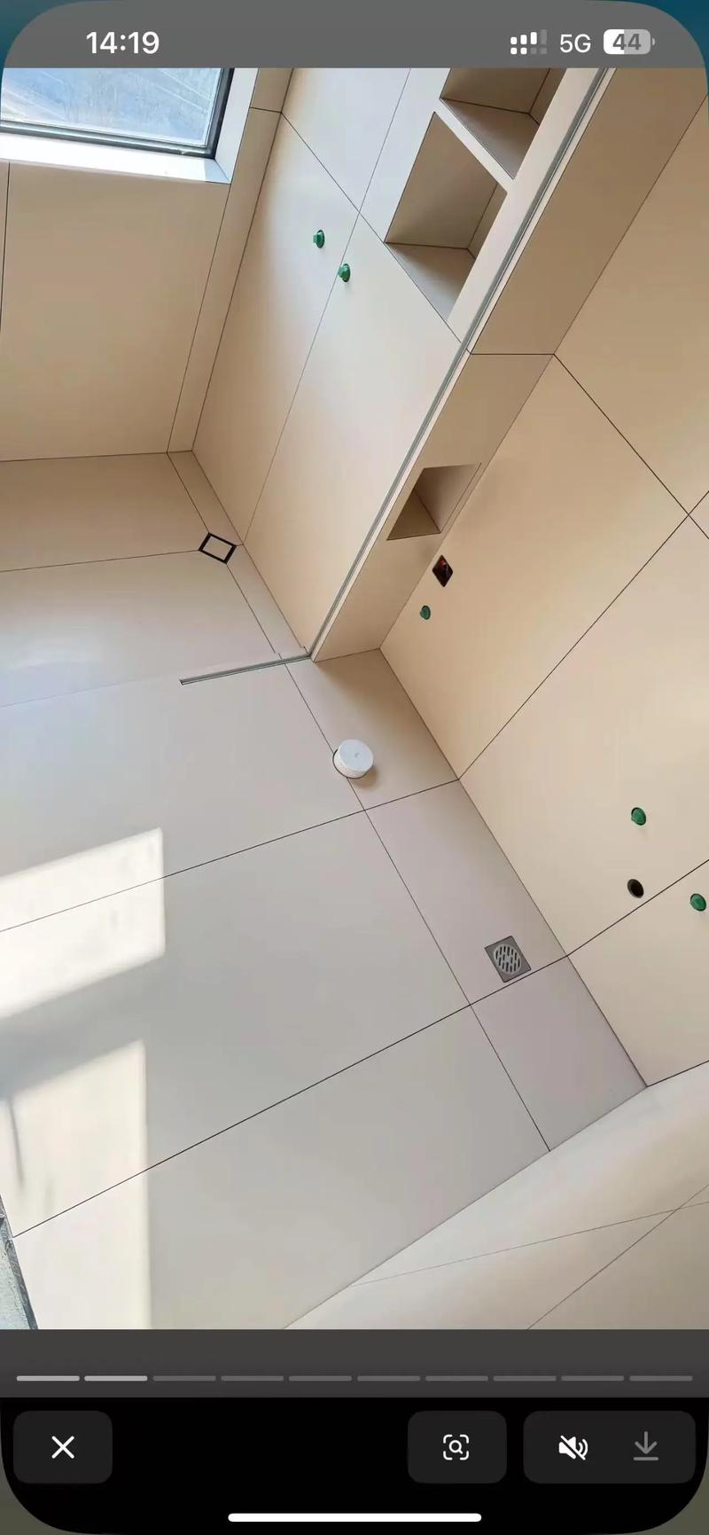 镜子、白墙、瓷砖:都是光的搬运工