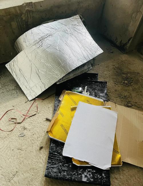 装修翻车劣质黑心隔音棉实体店实拍