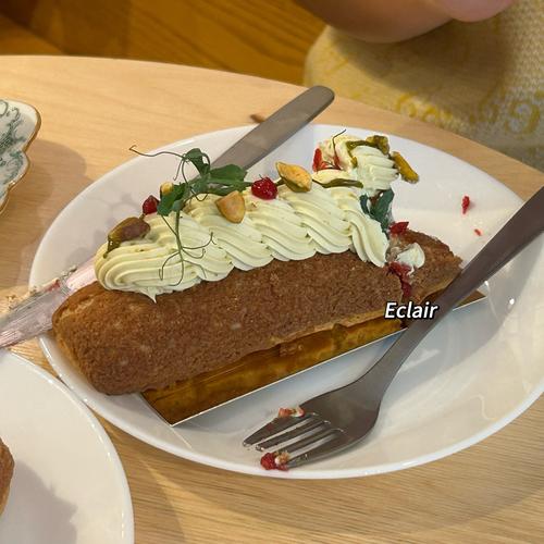 加拿大魁北克糖屋枫糖太妃糖倒在冰上制作特写