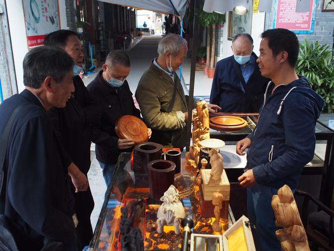沿海码头文物收购暗盘交易场景模拟图