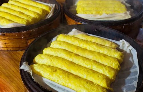湖北南漳武安镇现蒸南漳卷切美食图