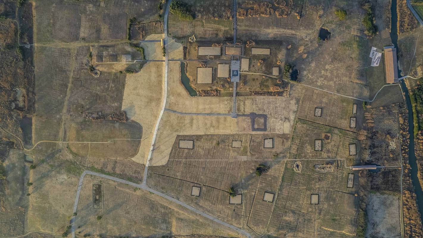 良渚古城古文化遗址核心保护区航拍图
