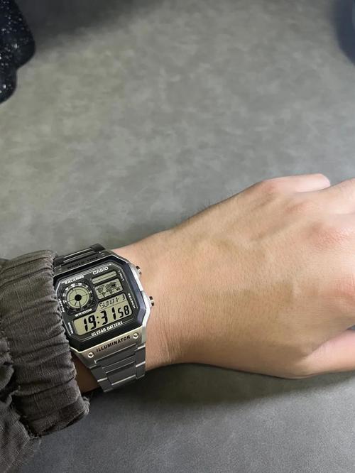 卡西欧G-Shock DW-5600E经典方块表抗摔测试现场