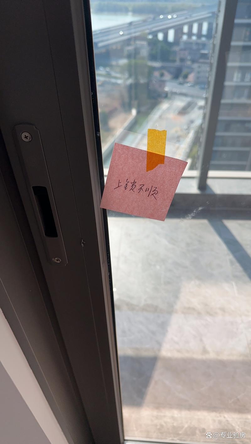 查出空鼓别心软，该返工就得返工