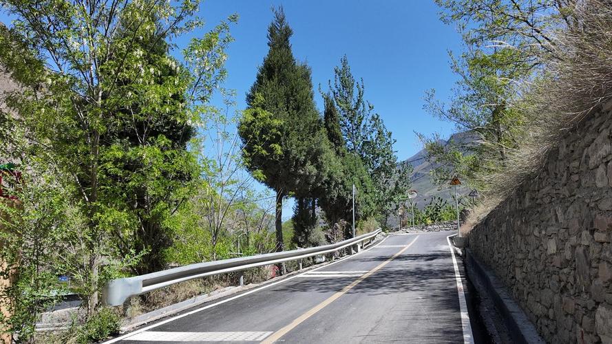 近郊乡村柏油骑行路线风景