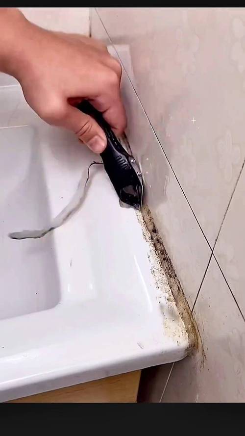发霉脱落美缝剂铲除现场