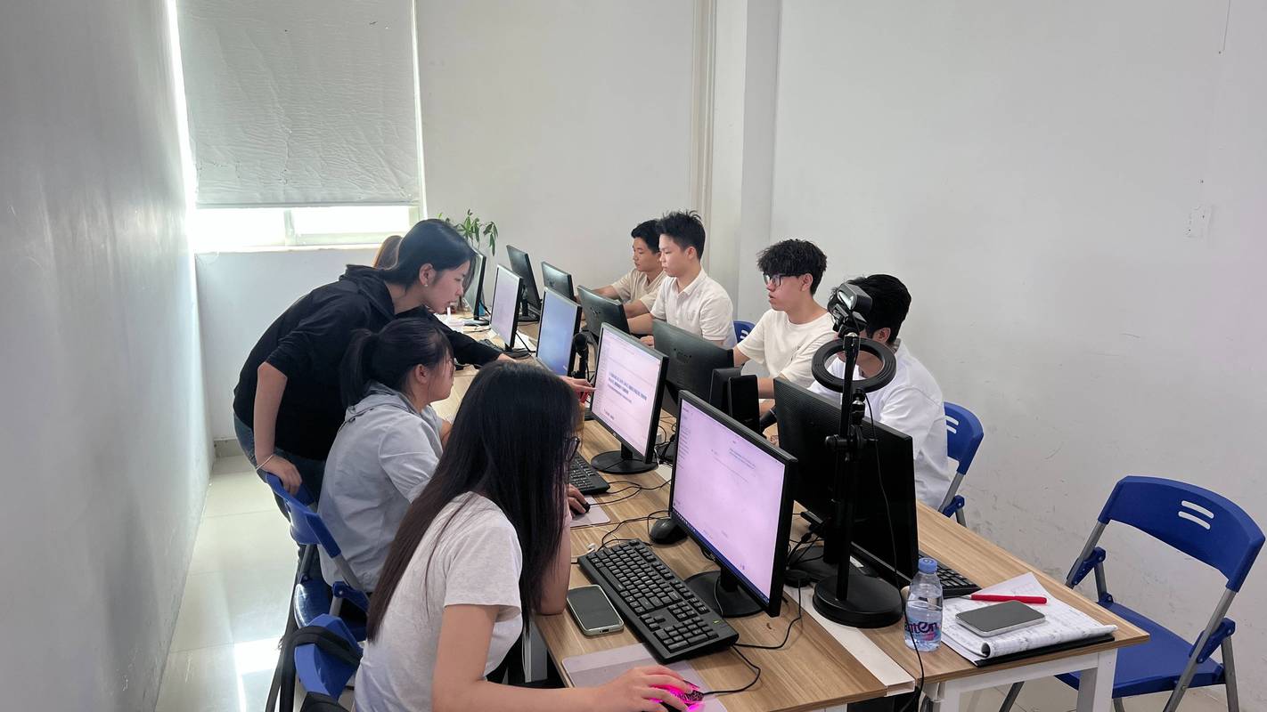 县域新媒体运营线下工作场景