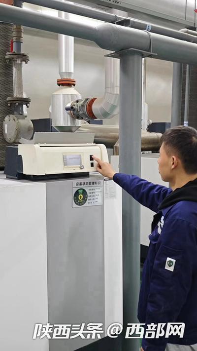 退火炉厂家工程师现场调试作业图