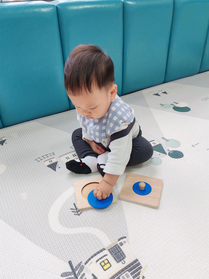幼儿自主做手工锻炼精细动作的过程