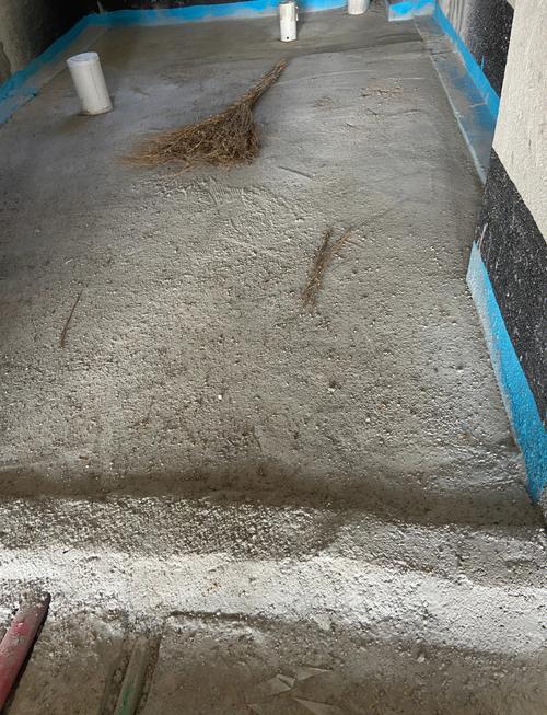 卫生间防水前水泥砂浆找坡施工现场