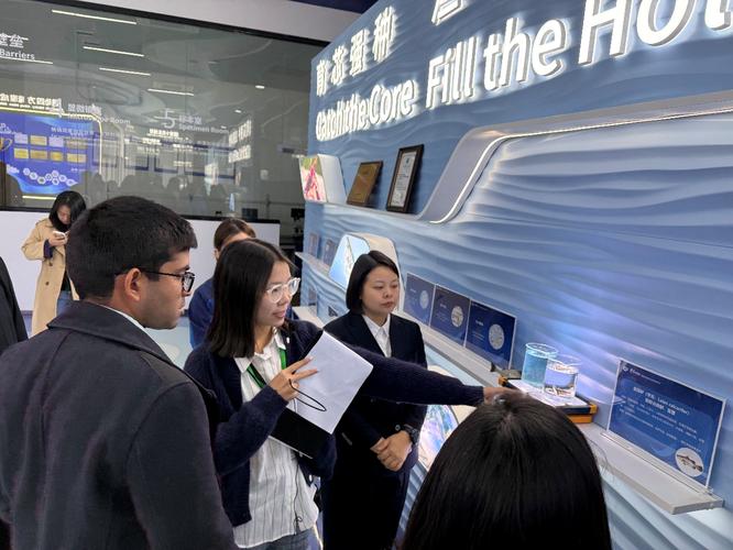 深圳楼上楼下产学研模式 科学家与企业家电梯对话