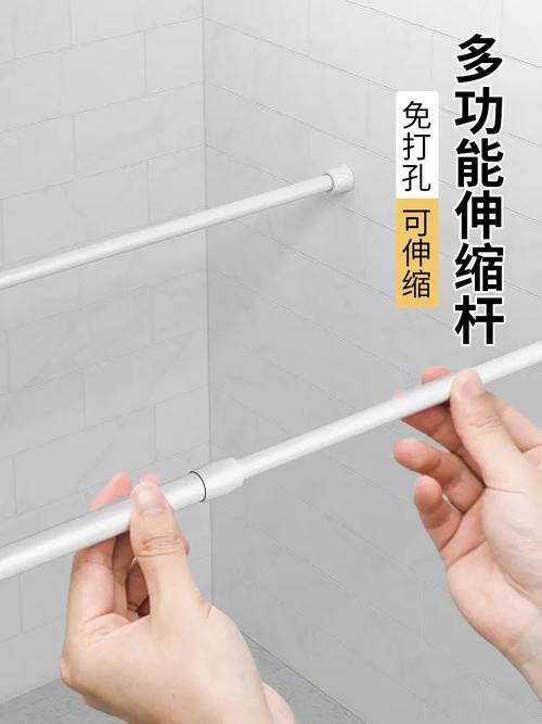 掉落在卫生间瓷砖上的免打孔伸缩杆和碎漱口杯