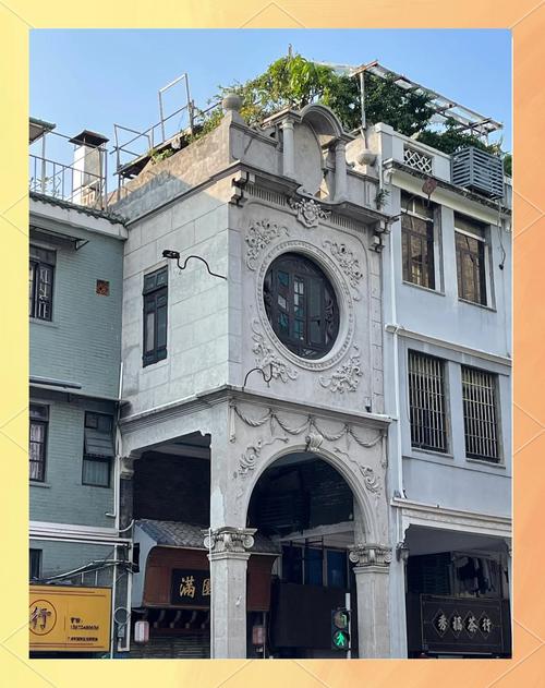 广州荔湾文保骑楼内违规群租隔断实拍
