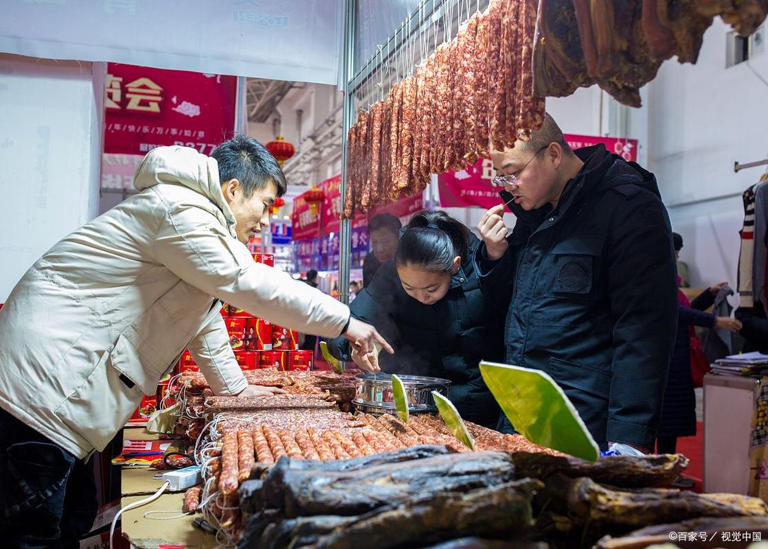 敦煌沙洲夜市街头驴肉黄面摊位