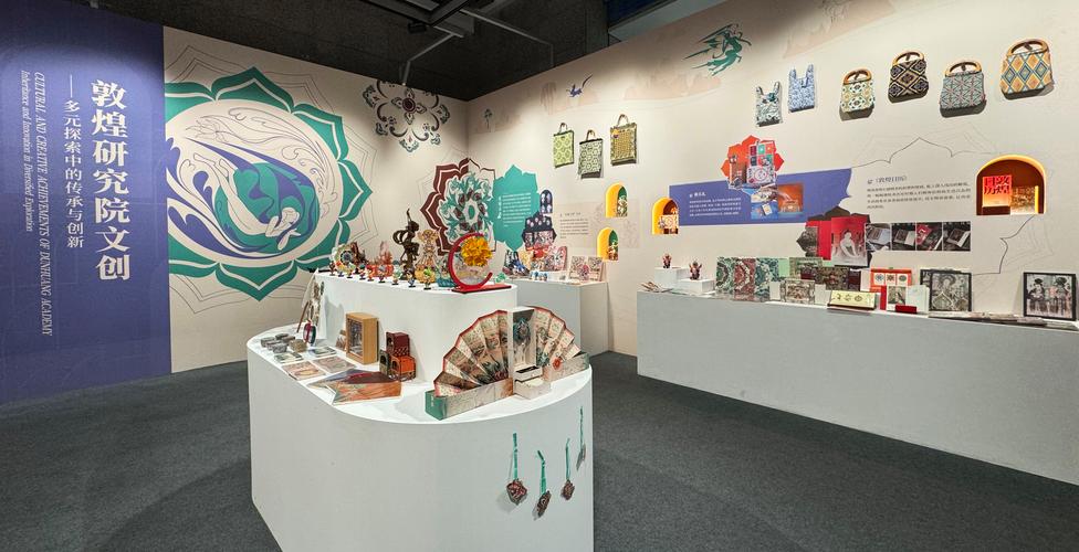 国内文创展会非遗文创展位陈列