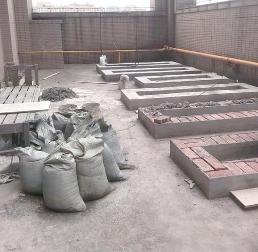 小区物业办公室协调空调安装纠纷实拍
