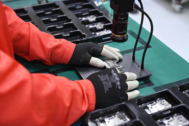 3C电子厂协作机器人检测手机外壳场景