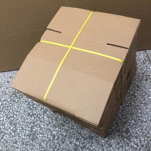 消费者打包好待退回的网购商品纸箱
