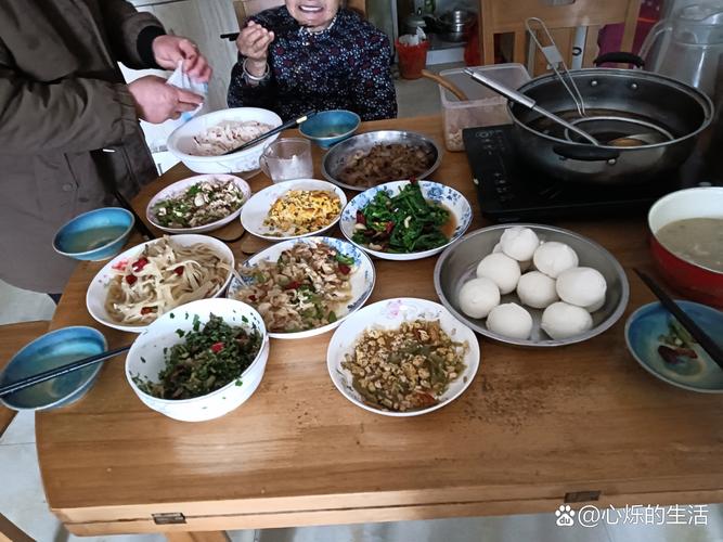 南漳板桥镇老街农家餐桌土菜