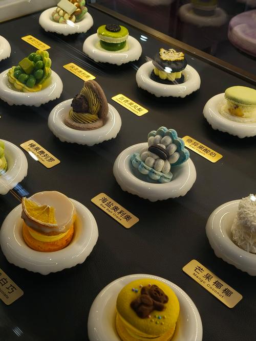 老字号糕点店马卡龙色改造包装货架实拍