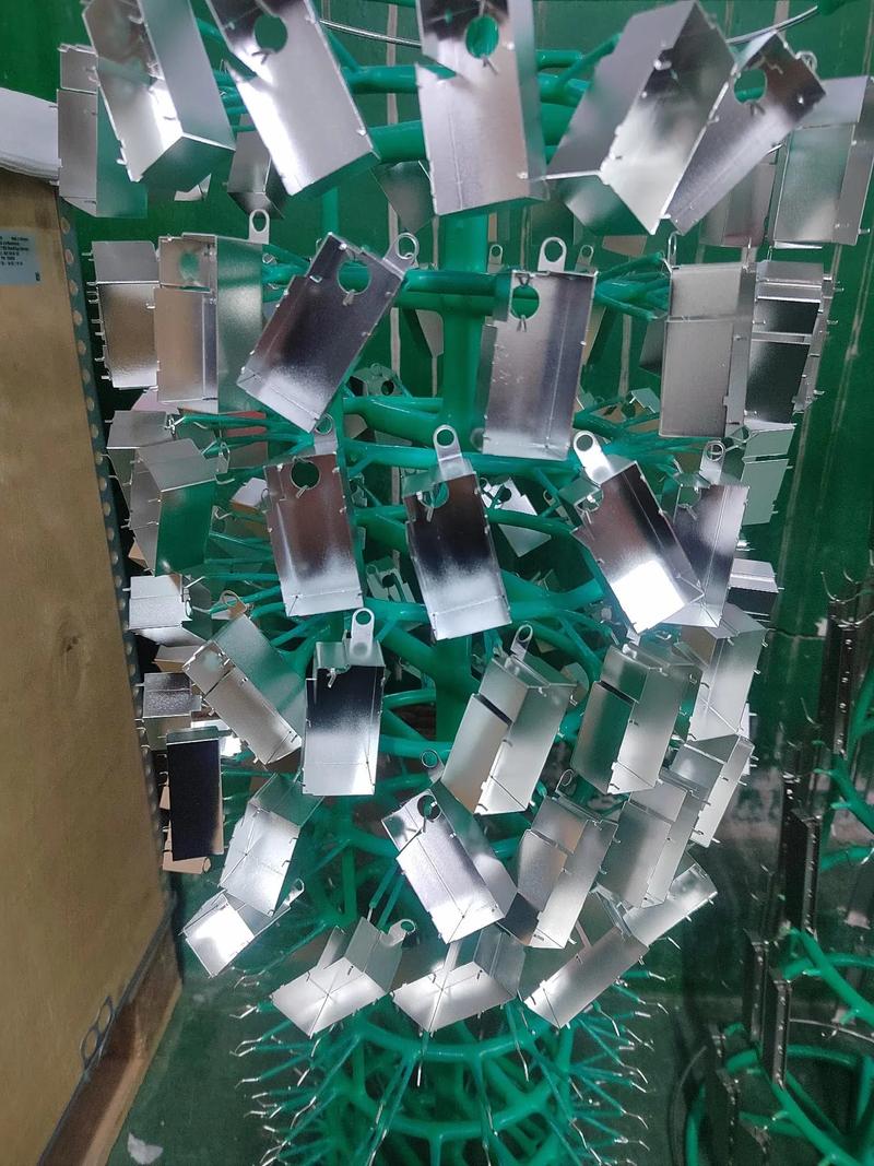 电镀碱洗槽涂层失效挂具实拍