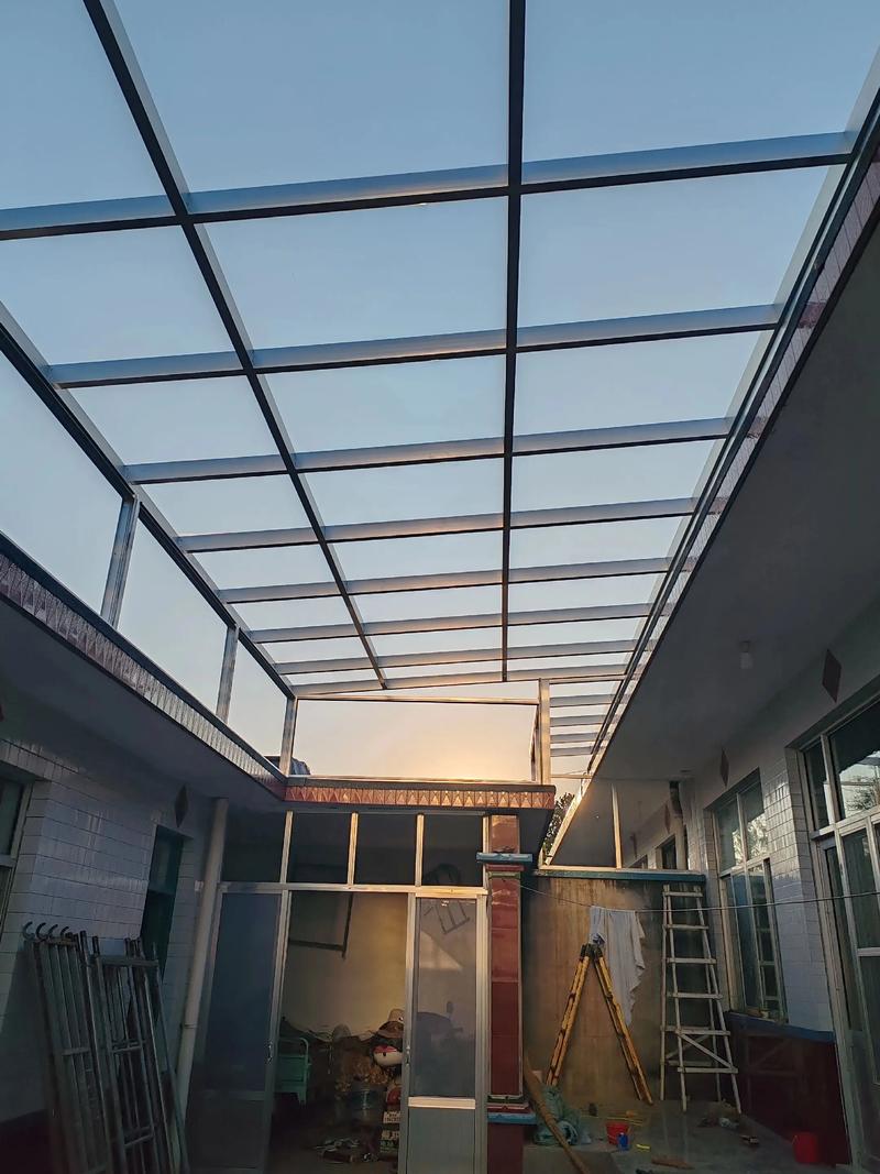 夹胶玻璃阳光房顶实景安装效果
