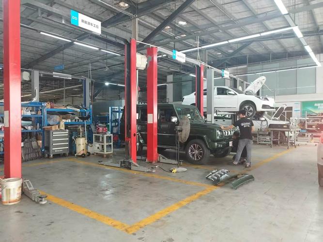新能源汽车4S店召回维修等待现场照片