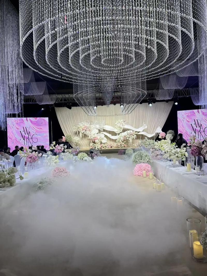 婚礼舞台实景与效果图对比翻车案例